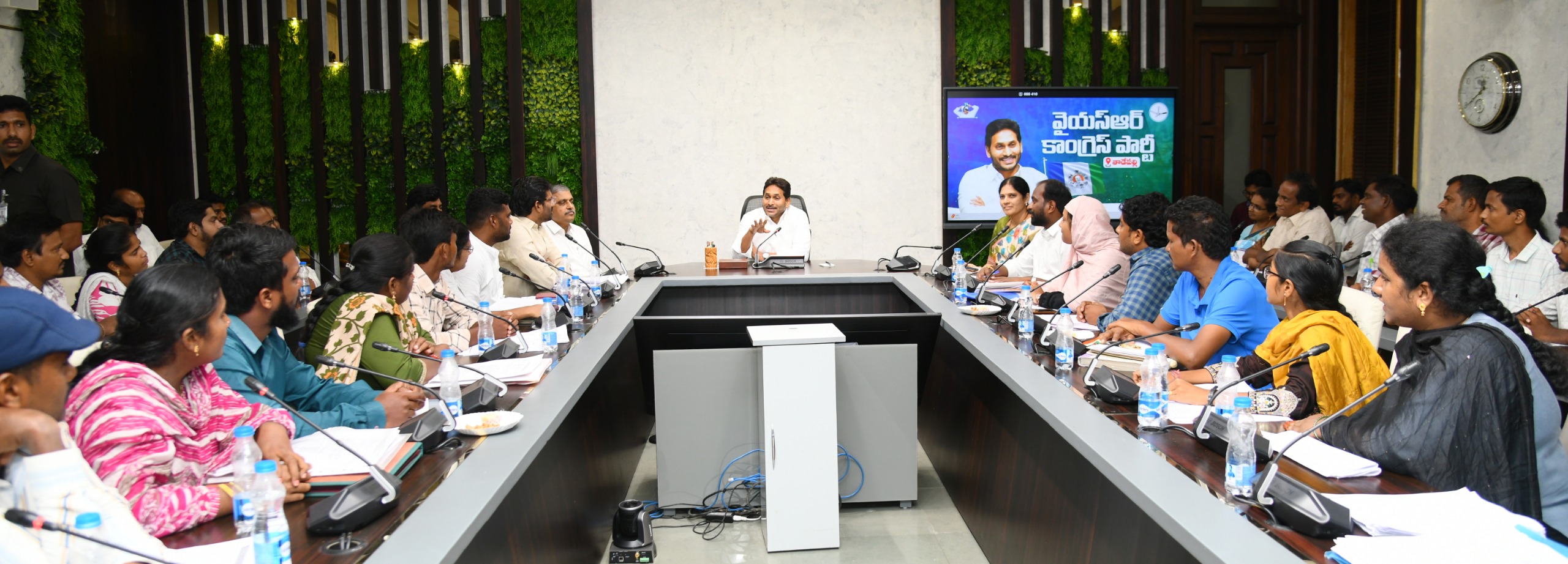 DSC aspirants seek Justice, YS Jagan assures all help to DSC victims