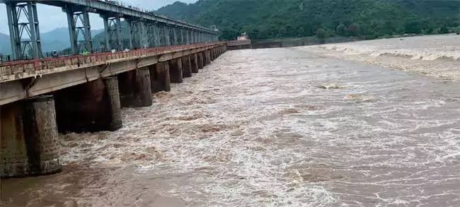 Heavy rains swell Vamsadhara, Nagavalli rivers in Andhra, officials alert riparian inhabitants