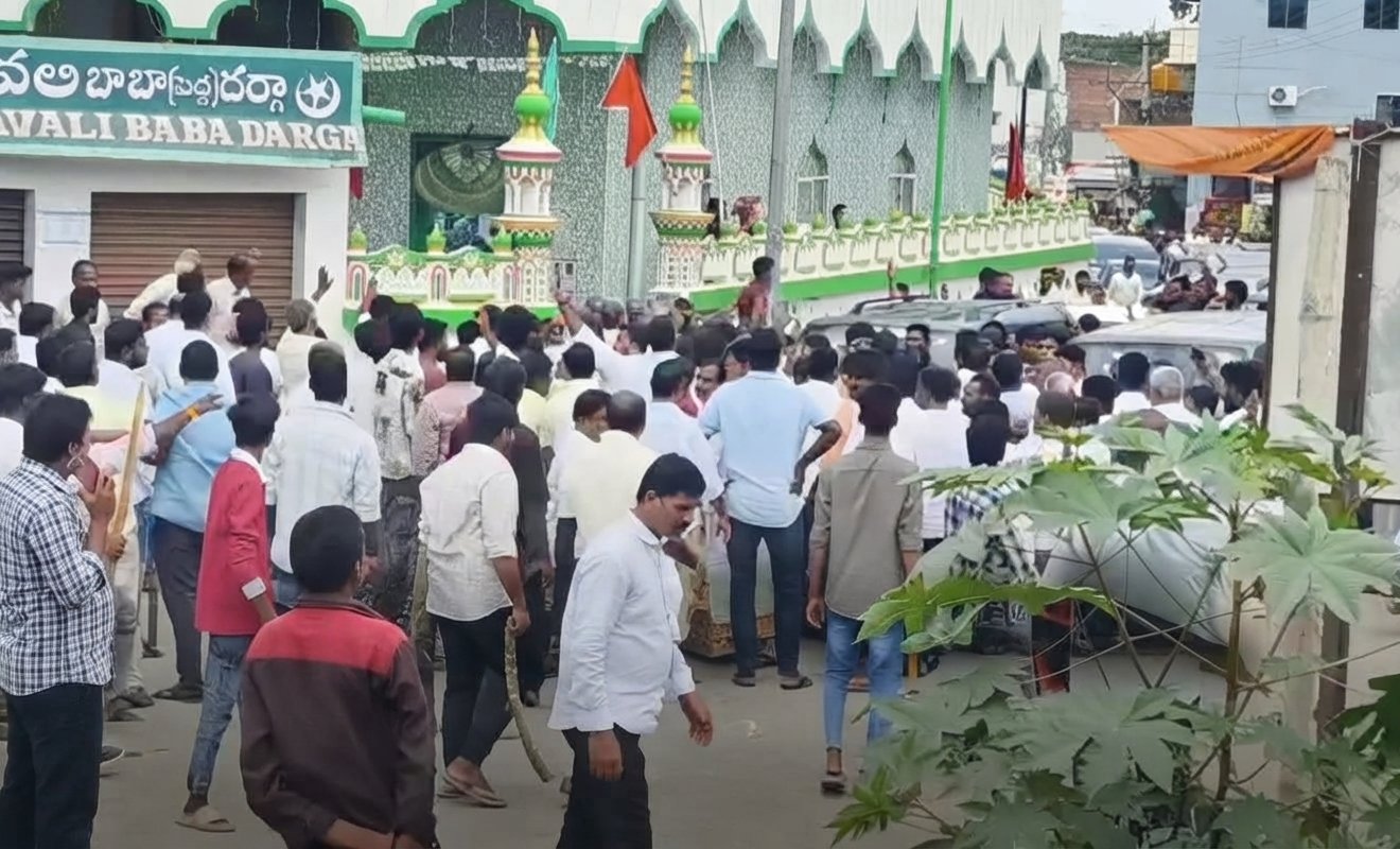TDP Cadre Attack MP Mithun Reddy’s Convoy, Obstruction of Nominations in Punganur