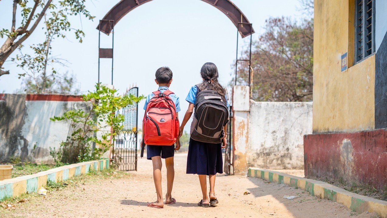 Keralam govt to discuss measures to reduce school students' bag weight
