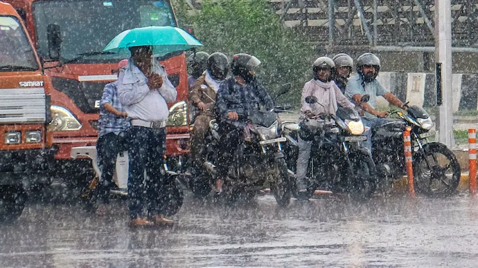 Orange alert in five Keralam districts as IMD forecasts heavy rain