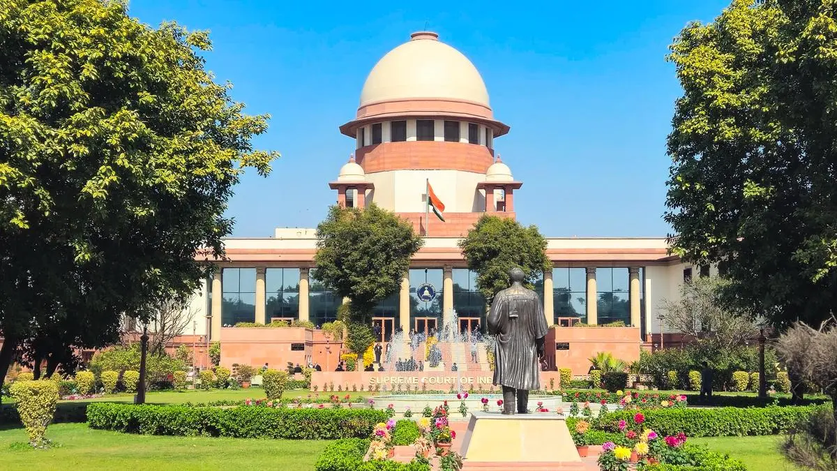 SC issues notice to EC on Rahul Gandhi's plea on SIR 'irregularities'